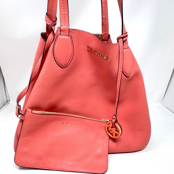 Michael Kors Mae Large Reversible Tote Bag - Picture 8 of 11